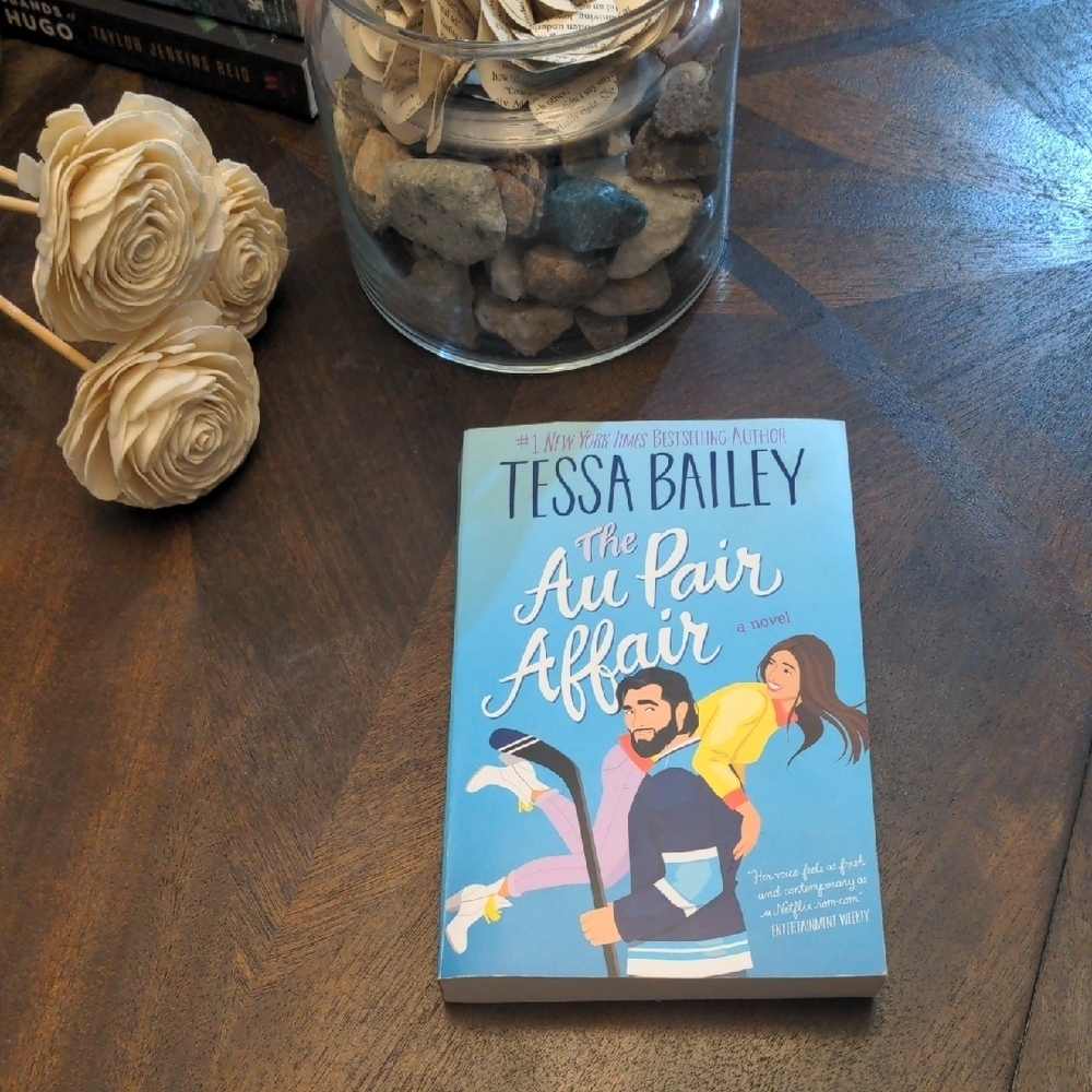 Tessa Bailey 'The Au Pair Affair' Novel - Blue Cover